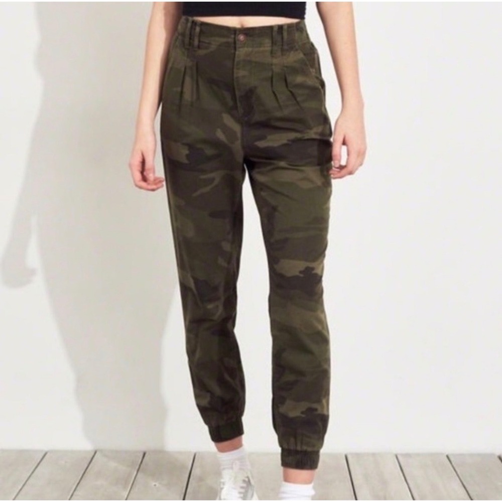 Hollister Camo Jogger Pants Womens Large Green Ultra High Rise Utility Pleated